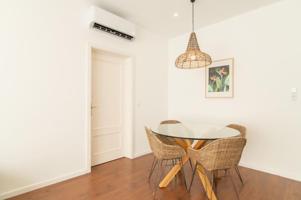 Cozy Sea View Apartment Near City & Airport Ponta Delgada Esterno foto