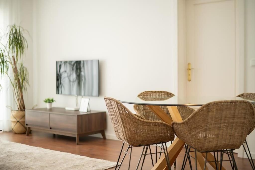 Cozy Sea View Apartment Near City & Airport Ponta Delgada Esterno foto