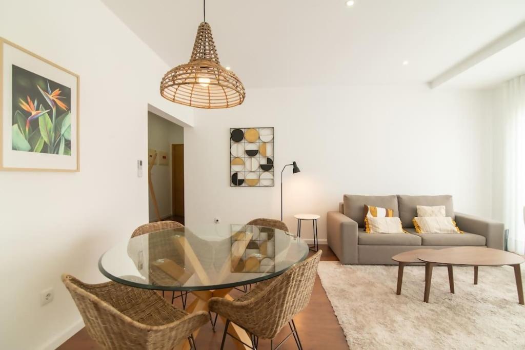 Cozy Sea View Apartment Near City & Airport Ponta Delgada Esterno foto